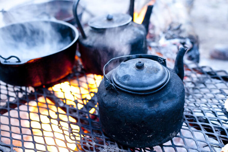 Penduka Safaris cooking on camp fire